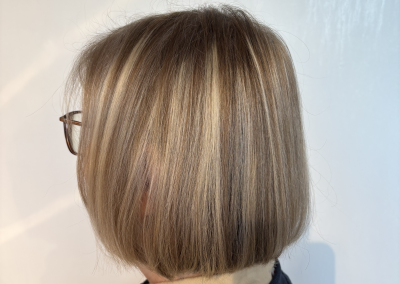 Haukipudas nasiten hiustenleikkaus.