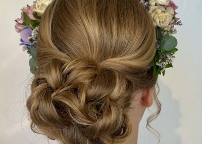 Parturi-kampaamo haukipudas Juhlakampaus.